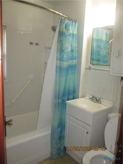 Tiny photo for 109 Garmatter Street, Bluffton, OH 45817 (MLS # 6136822)