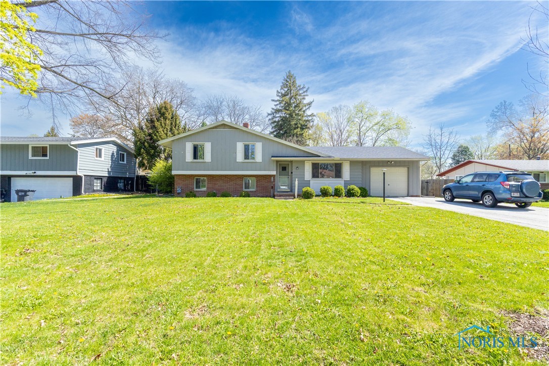 2257 Greenlawn Drive, Toledo, Ohio image 1