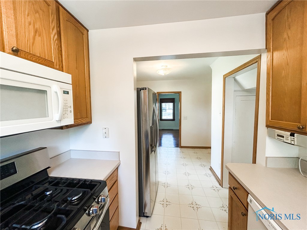 4815 Haddington Drive, Toledo, Ohio image 14