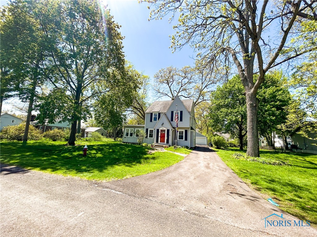 4815 Haddington Drive, Toledo, Ohio image 3