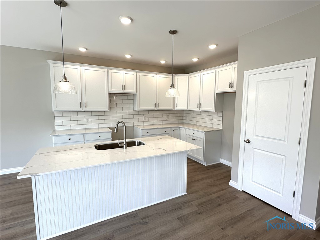 2261 Falling Waters Lane, Perrysburg, Ohio image 3