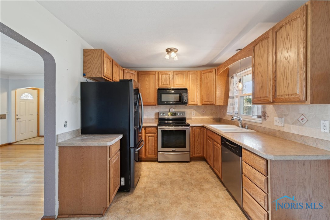 3262 Cragmoor Avenue, Toledo, Ohio image 11