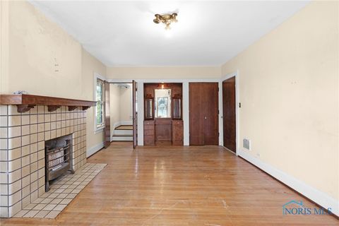 Tiny photo for 2950 Broadway Street, Toledo, OH 43614 (MLS # 6137005)
