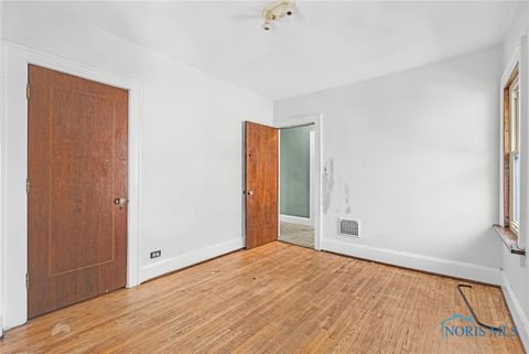Tiny photo for 2950 Broadway Street, Toledo, OH 43614 (MLS # 6137005)