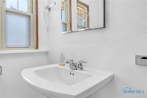 Tiny photo for 2950 Broadway Street, Toledo, OH 43614 (MLS # 6137005)