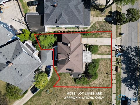 Tiny photo for 2950 Broadway Street, Toledo, OH 43614 (MLS # 6137005)