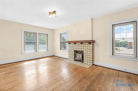 Tiny photo for 2950 Broadway Street, Toledo, OH 43614 (MLS # 6137005)
