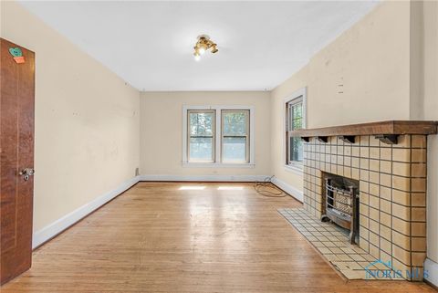 Tiny photo for 2950 Broadway Street, Toledo, OH 43614 (MLS # 6137005)