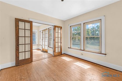 Tiny photo for 2950 Broadway Street, Toledo, OH 43614 (MLS # 6137005)