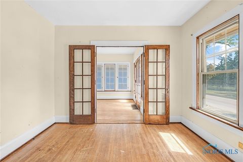 Tiny photo for 2950 Broadway Street, Toledo, OH 43614 (MLS # 6137005)