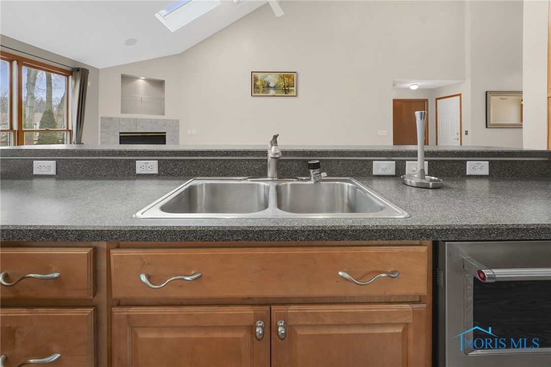 7654 Sylvan Oaks Way, Sylvania, Ohio image 12