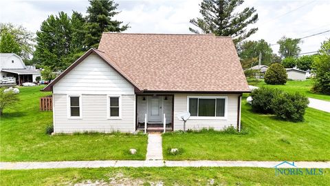Photo of 203 E Ash Street, Continental, OH 45831 (MLS # 6129312)
