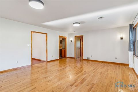 Tiny photo for 1010 Brenda Court, Findlay, OH 45840 (MLS # 6137019)