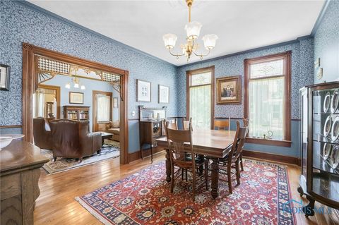 Tiny photo for 220 W Wayne Street, Maumee, OH 43537 (MLS # 6136205)