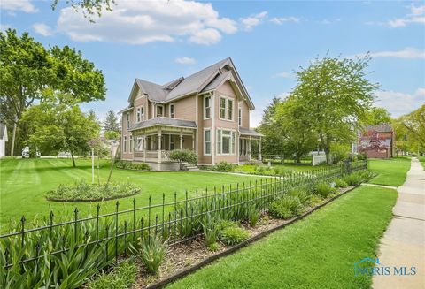 Tiny photo for 220 W Wayne Street, Maumee, OH 43537 (MLS # 6136205)