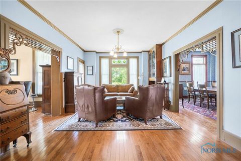 Tiny photo for 220 W Wayne Street, Maumee, OH 43537 (MLS # 6136205)
