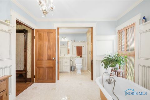 Tiny photo for 220 W Wayne Street, Maumee, OH 43537 (MLS # 6136205)