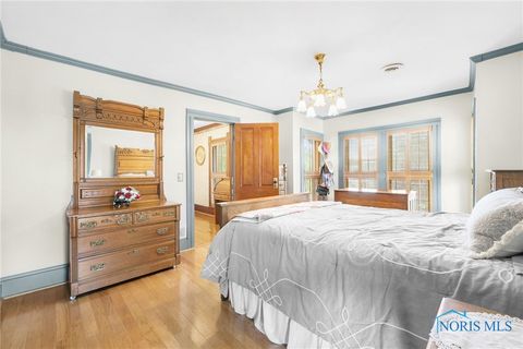 Tiny photo for 220 W Wayne Street, Maumee, OH 43537 (MLS # 6136205)