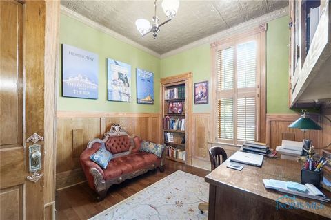 Tiny photo for 220 W Wayne Street, Maumee, OH 43537 (MLS # 6136205)