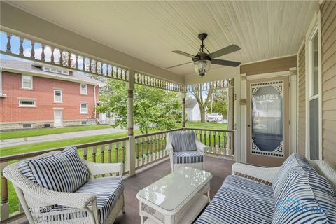 Tiny photo for 220 W Wayne Street, Maumee, OH 43537 (MLS # 6136205)