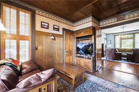Tiny photo for 220 W Wayne Street, Maumee, OH 43537 (MLS # 6136205)