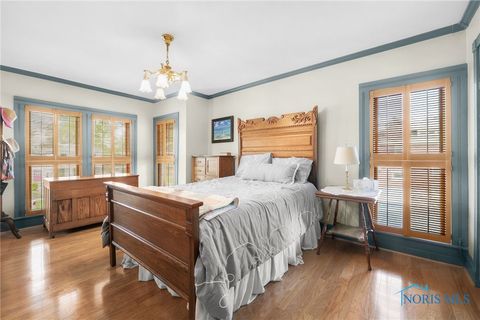Tiny photo for 220 W Wayne Street, Maumee, OH 43537 (MLS # 6136205)