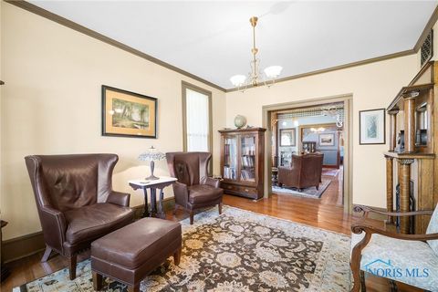 Tiny photo for 220 W Wayne Street, Maumee, OH 43537 (MLS # 6136205)