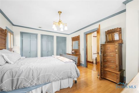 Tiny photo for 220 W Wayne Street, Maumee, OH 43537 (MLS # 6136205)