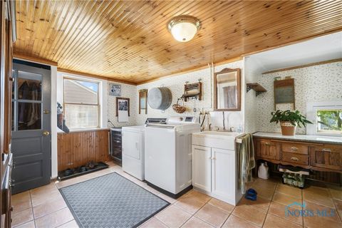 Tiny photo for 220 W Wayne Street, Maumee, OH 43537 (MLS # 6136205)