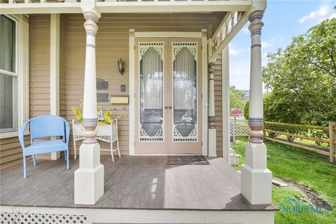 Tiny photo for 220 W Wayne Street, Maumee, OH 43537 (MLS # 6136205)
