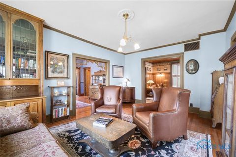 Tiny photo for 220 W Wayne Street, Maumee, OH 43537 (MLS # 6136205)