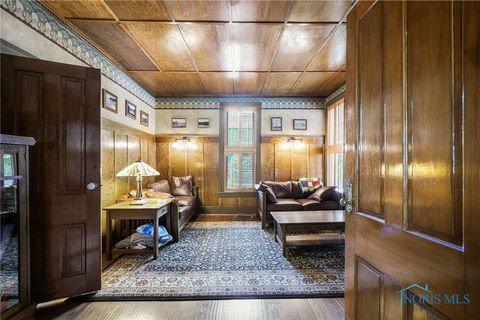 Tiny photo for 220 W Wayne Street, Maumee, OH 43537 (MLS # 6136205)
