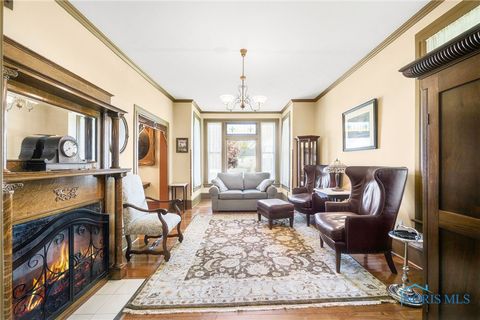 Tiny photo for 220 W Wayne Street, Maumee, OH 43537 (MLS # 6136205)