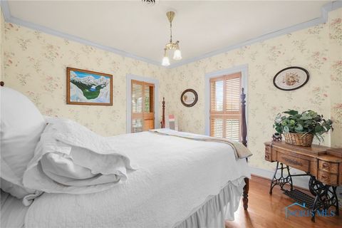 Tiny photo for 220 W Wayne Street, Maumee, OH 43537 (MLS # 6136205)