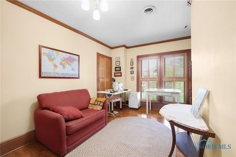Tiny photo for 220 W Wayne Street, Maumee, OH 43537 (MLS # 6136205)