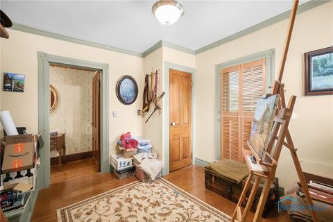 Tiny photo for 220 W Wayne Street, Maumee, OH 43537 (MLS # 6136205)