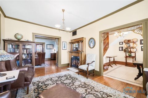 Tiny photo for 220 W Wayne Street, Maumee, OH 43537 (MLS # 6136205)