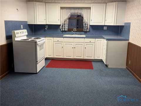 Tiny photo for 6111 Meteor Avenue, Toledo, OH 43623 (MLS # 6136777)