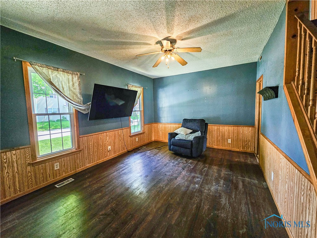433 W Stevenson Street, Gibsonburg, Ohio image 2