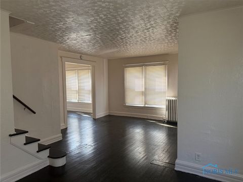 Tiny photo for 765 Redwood Avenue, Toledo, OH 43609 (MLS # 6136412)