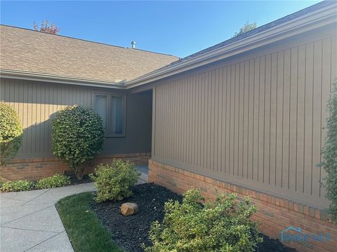 Photo of 23 Meadowpond Drive, Perrysburg, OH 43551 (MLS # 6136811)