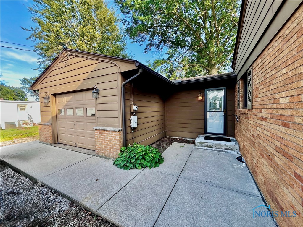 2350 E Sand Road, Port Clinton, Ohio image 20