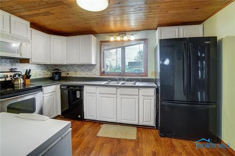 Tiny photo for 406 N Main Street, Continental, OH 45831 (MLS # 6137000)