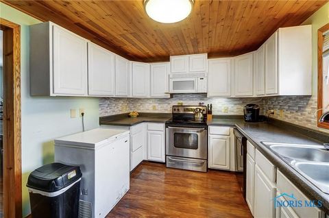 Tiny photo for 406 N Main Street, Continental, OH 45831 (MLS # 6137000)