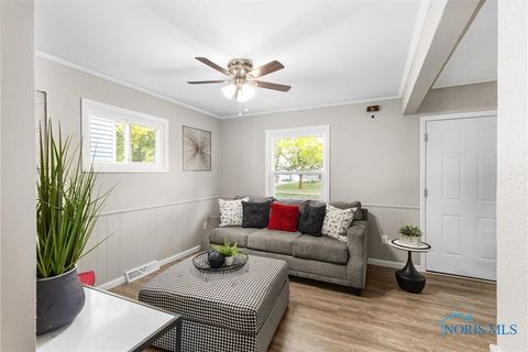 Tiny photo for 307 California Boulevard, Toledo, OH 43612 (MLS # 6136765)