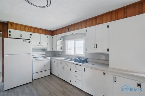 Tiny photo for 402 S Fifth Street, Continental, OH 45831 (MLS # 6136823)