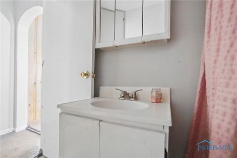 Tiny photo for 402 S Fifth Street, Continental, OH 45831 (MLS # 6136823)