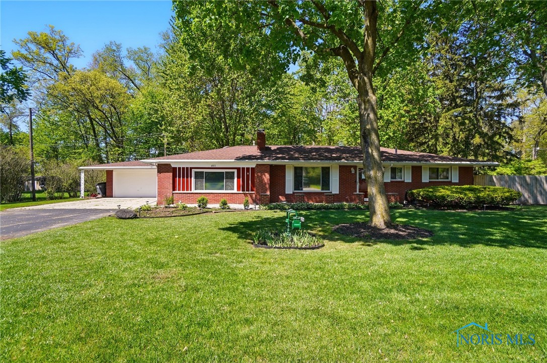 4811 Larkhaven Drive
