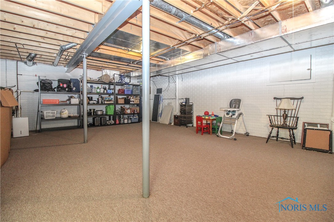 6540 Carrietowne Lane, Toledo, Ohio image 30