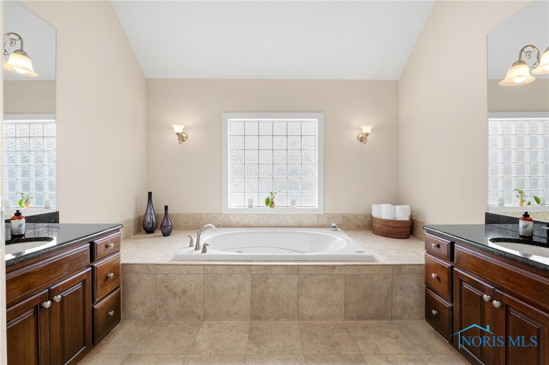 7709 Old Sycamore Ln Ln, Sylvania, Ohio image 30